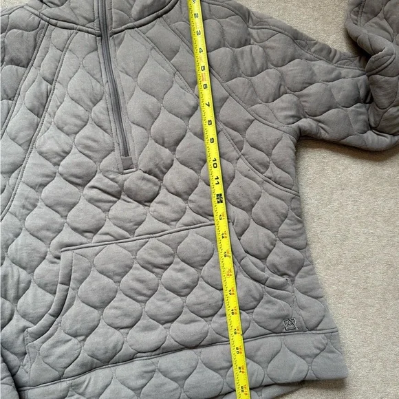 Quilted Half Zip Pullover | Cozy Lightweight Jacket - Picture 3 of 6